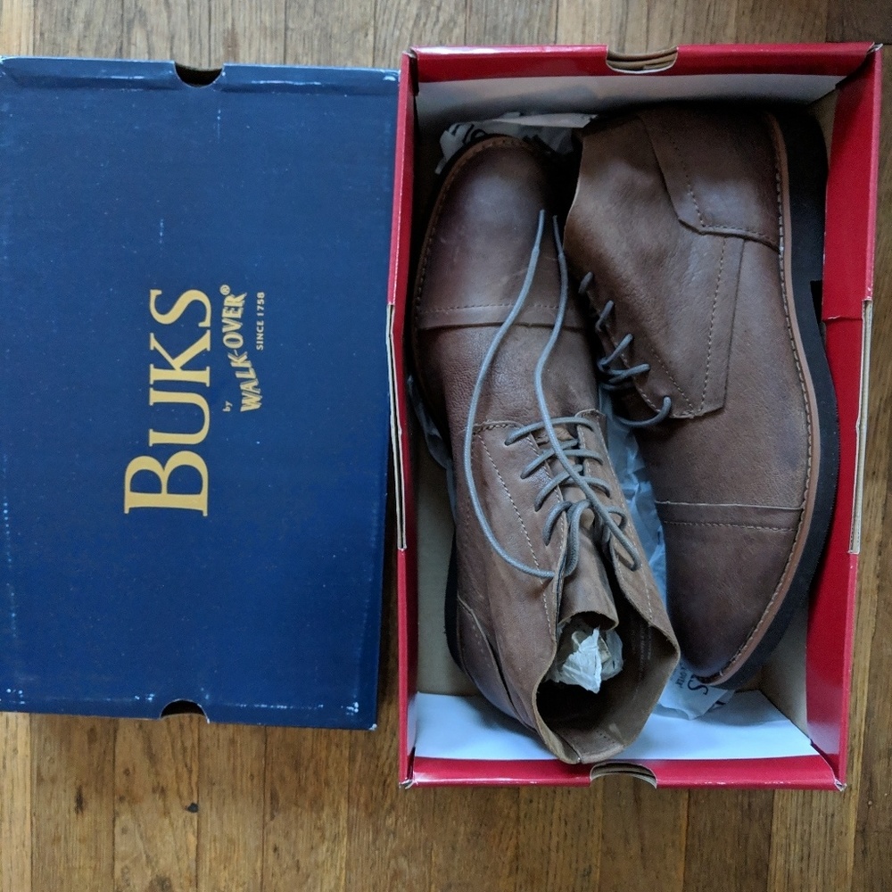 Buks by Walk-Over ankle Boots